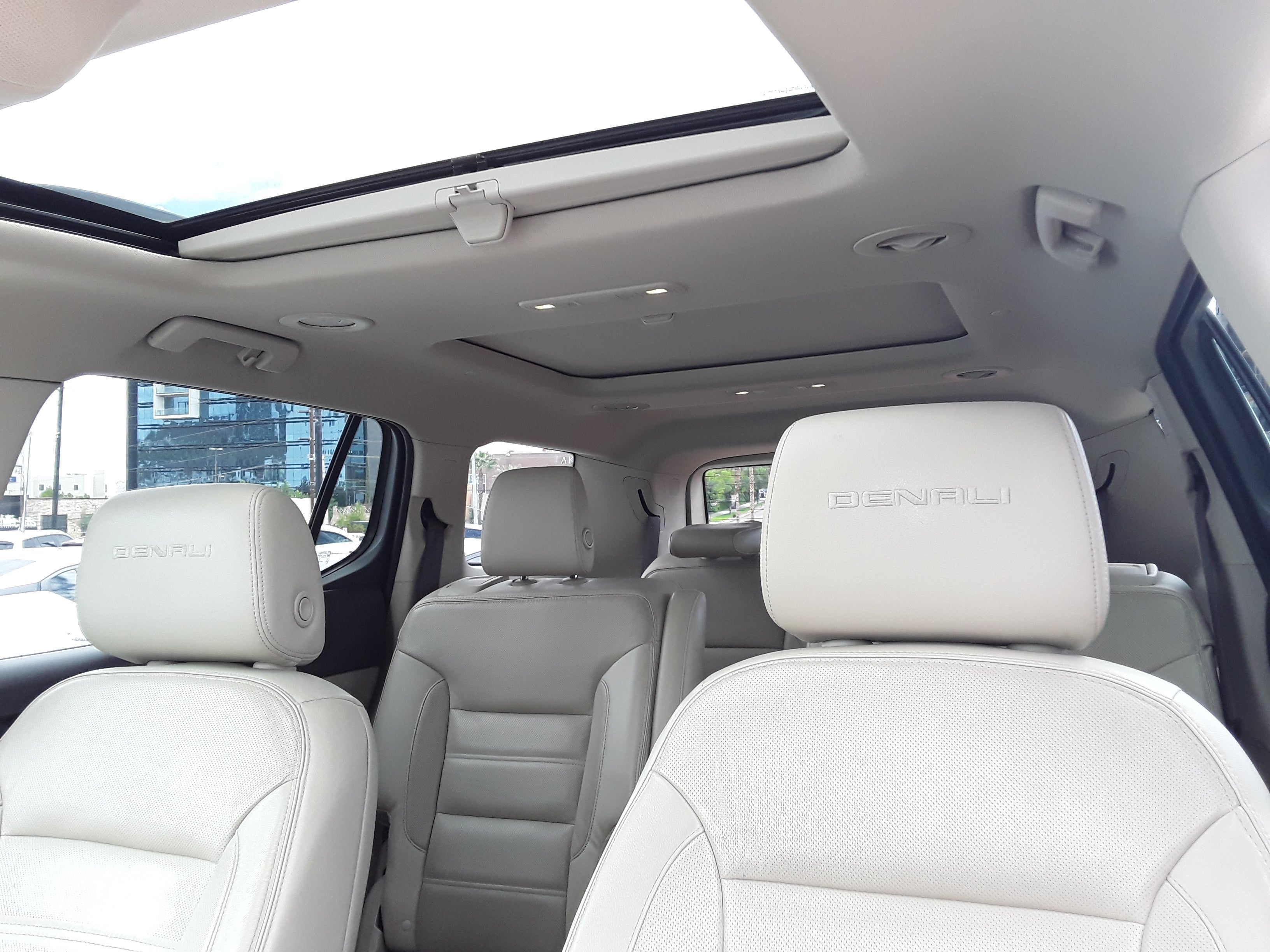 2017 GMC Acadia DENALI V6 3.6L 310 CP 5 PUERTAS AUT PIEL BA AA QC